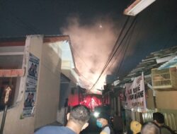 Warga Kedung Doro Di Hebohkan Dengan Kebakaran Dini Hari