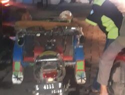 Jumat Berkah Komunitas NKC Melakukan Giat Rutin Bagikan Nasbung Ke Masyarakat dan Tukang Becak