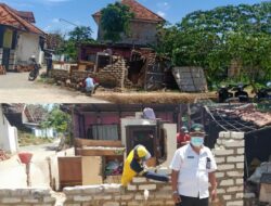 Perbaiki Rumah Janda Lansia, Kadinsos Kabupaten Sumenep Tinjau Lokasi