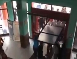 Viral Video Pengrusakan RSUD Brebes Saat Perampasan Paksa Jenazah Covid
