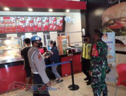 PSBB Resmi Diberlakukan, TNI Polri Gencar Mengedukasi Warga