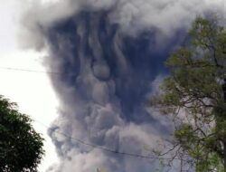 Awan Panas Guguran (APG) Gunung Semeru Jarak Luncur 4,5 KM