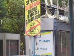 Komunitas Gowes Melintas Di Atas Jembatan Suramadu