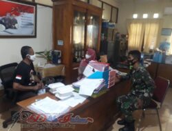 Babinsa Bersama Ketua RT Mediasi Warung Bakso dan Mie