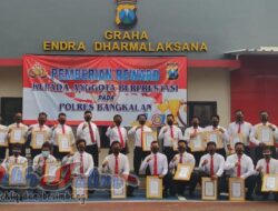 Kapolres Bangkalan Pimpin Pemberian Reward Kepada 34 Anggota berprestasi.