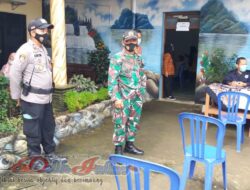 Cegah Covid-19, Danramil Dan Kapolsek Himbau Warga Selalu Menjaga Jarak