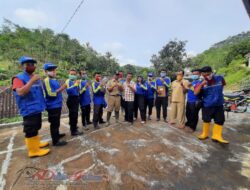 Dua Dapur Hanyut Diseret Banjir, Tagana Distribusikan Bantuan