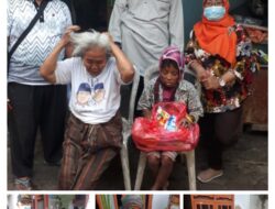 Tinjau Warga Secara Langsung, LPMK Sidotopo Wetan Bagikan Bansos