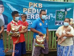 Faisol Riza, Beri Bantuan Pada Korban Banjir Desa Dringu