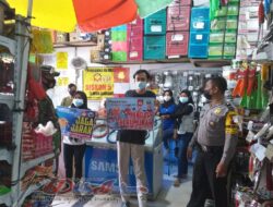 Babinsa Tipes Sasar PPKM di Pertokoan Seputaran Jalan Veteran Serengan
