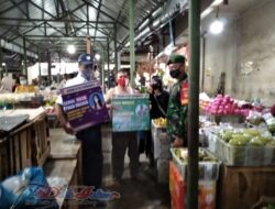 Piket Koramil 03 Serengan Sarar PPKM di Pasar Harjodaksino