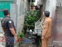Kelurahan Wonokusumo Bongkar Habis Bangunan Liar Di Atas Sungai