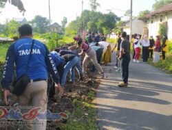 Dinsos Kabupaten Jember Kerja Bakti Di Taman Makam Pahlawan