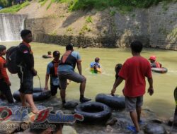 Siswa SMP Hanyut Usai Terjun Bebas Di Dam Sungai Kedung