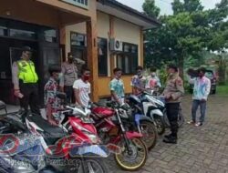 Beberapa Siswa Ini Terpaksa Rayakan Kelulusan Di Polsek Socah