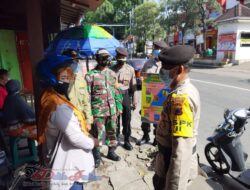 Aparat Gabungan Mojolaban Intensif Laksanakan Himbauan Prokes