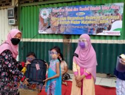 Sambut Pembelajaran Tatap Muka, KKSS Bagi Alat Tulis Ke Anak Binaan RPM