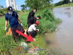 Mayat Tanpa Identitas Terapung Di Sungai Depan Kampus Stikosa AWS