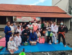 Dojo Jujidsu kampus UWP Berbagi Takjil di Bulan Ramadhan