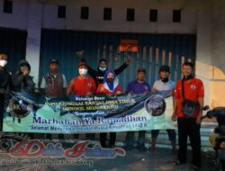 IKLJ Korwil mojokerto membagikan Takjil Kepada Penguna Jalan
