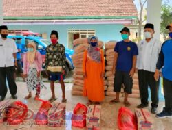 Didampingi Tagana, Dinsos Kabupaten Banyuwangi Salurkan Bantuan