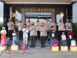 Polda Banten Berikan Tali Asih Kepada Warga Cibaliung