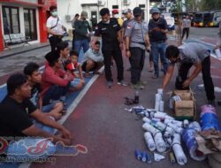 Hendak Pesta Petasan, 7 Pemuda Ini Terpaksa Rayakan Lebaran Ketupat Di Polres Bangkalan.