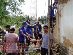 Rumah Ambruk Tertimpa Longsor, Tagana Pamekasan Dan Warga Gelar Baksos