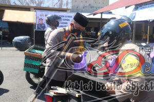 Ringankan Masyarakat Dimasa PPKM Darurat, Polres Ngawi Distribusikan Daging Qurban Door To Door