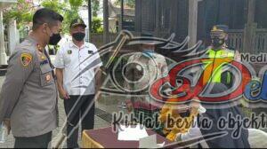 Polres Sampang Door To Door Vaksin Ke Pondok Pesantren Di Kabupaten Sampang