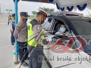 Polres Ngawi Giat Pengendalian PPKM Darurat Covid-19 di Pos Exit Tol Ngawi