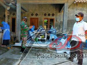 Babinsa Koramil 11 Polokarto Dampingi 94 Warga Desa Karangwuni Test Swab