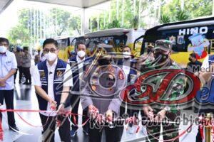 Kapolri Lepas Bus Vaksinasi Keliling Sasar Warga yang Tak Terjangkau