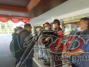 11 Hari Sudah Warung Bibis Bunder Krian Digusur, Warga Bersama LSM Garad Datangi DPRD Sidoarjo