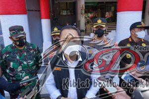 Kapolres Pelabuhan Tanjung Perak Dampingi Walikota Surabaya Resmikan Unit Baru Suroboyo Bus