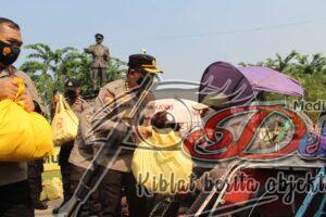 Baksos Pesat Gatra Bagikan 500 Paket Sembako dan 1000 Vaksin Covid-19