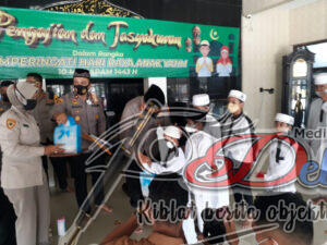 Kapolres Tanjung Perak Berikan Santunan Kepada Puluhan Anak Yatim