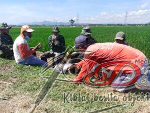Santap Pisang Rebus Jalin Keakraban di Tengah Pelaksanaan Pra TMMD Reg 112 Di Desa Majasto