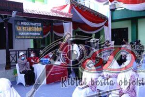 Presiden dan Kapolri Tinjau Vaksinasi Merdeka di Ponpes dan Tempat Ibadah Se-Indonesia