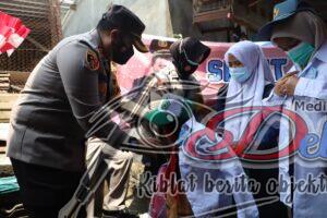 280 Pelajar Korban Covid-19 di Mojokerto Dapat Seragam Sekolah Gratis, 2 Jadi Anak Asuh