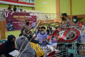 Forkopimda Ngawi Tinjau Gerai Vaksin Merdeka TNI-Polri di GOR Bung Hatta dan Ponpes Katerban