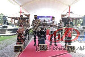 Polda Jatim Berikan 7.044 Anak Korban Covid-19 Beasiswa