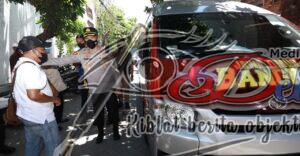 Percepat Herd Immunity, Kapolrestabes Surabaya Meninjau Vaksinasi Di Tambaksari