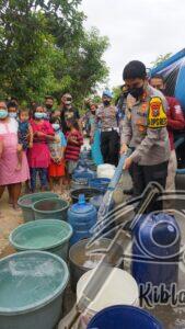 Terdampak Kekeringan, Polresta Mojokerto Salurkan Air Bersih di Pedesaan