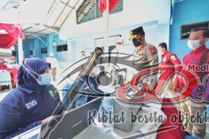 Kapolda Jatim Cek Vaksinasi di UMM bersama Presiden RI dan Kapolri