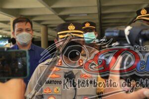 Wakapolrestabes Surabaya Tinjau Pelaksanaan Vaksinasi Door To Door di Sukolilo