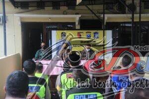 Mobil Gerai Vaksin Keliling Polrestabes Surabaya Bantu Percepatan Vaksiansi Di Sidoarjo