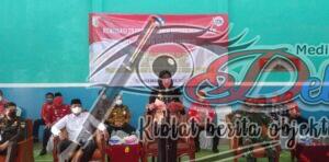 Bupati Tulang Bawang Serahkan Langsung Insentif Guru Tenaga Honorer Tuba