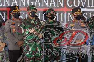 Panglima TNI Dan Kapolri Hadiri Serbuan Vaksinasinasi Di Banyuwangi