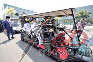 Satu Mobil Sapa Warga Antri Vaksin, Forkopimda Jatim Kompak Dan Solid